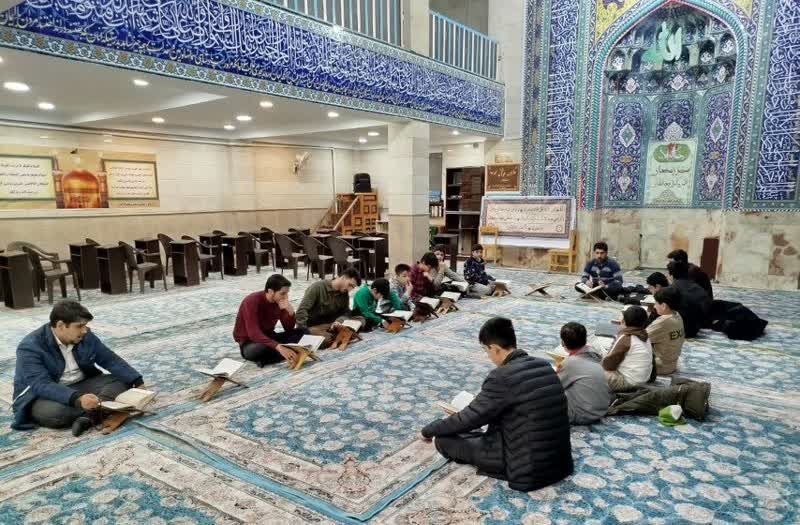برپایی قرارهمدلی در مسجد الرحمن با هدف تبیین طرح «زندگی با آیهها»