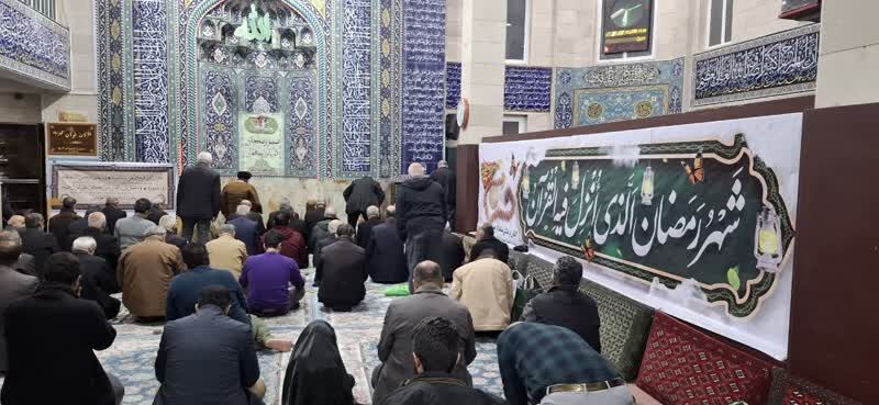 برپایی قرارهمدلی در مسجد الرحمن با هدف تبیین طرح «زندگی با آیهها»