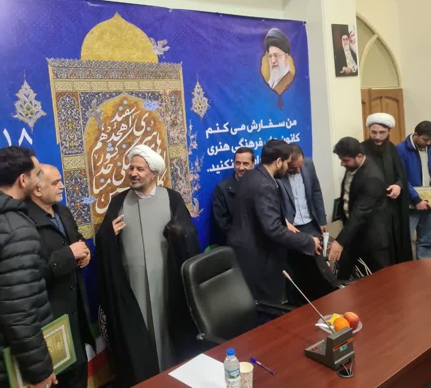 جوان محوری شاخصه کانون های فرهنگی هنری مساجد است