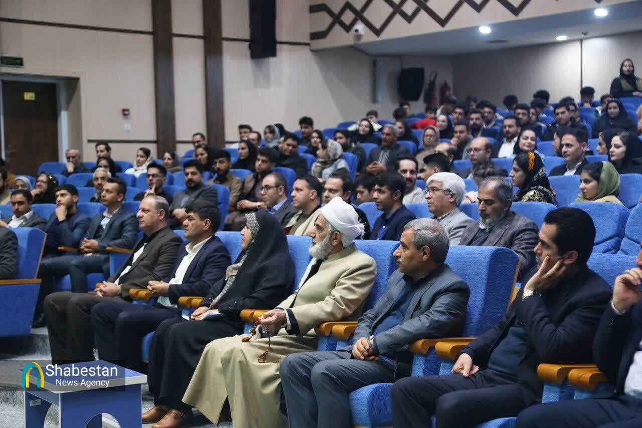 تجلیل از نخبگان در جشنواره جایزه جوان برتر کردستان