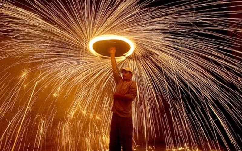 چهارشنبه‌سوی علاوه بر آسیب به هم میهن‌نان به محیط زیست نیز زیان می‌رساند