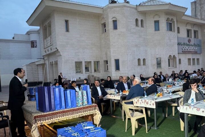 قدردانی از هنرمندان و فعالان فرهنگی ایرانی مقیم قطر