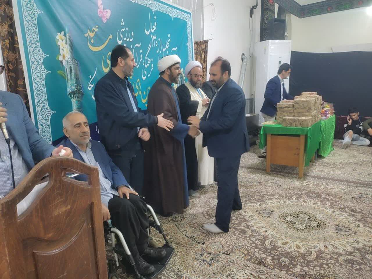 قرارهمدلی ۱۳۰ بچه‌مسجدی نکا در آیین گرامیداشت سالروز تاسیس کانون مساجد