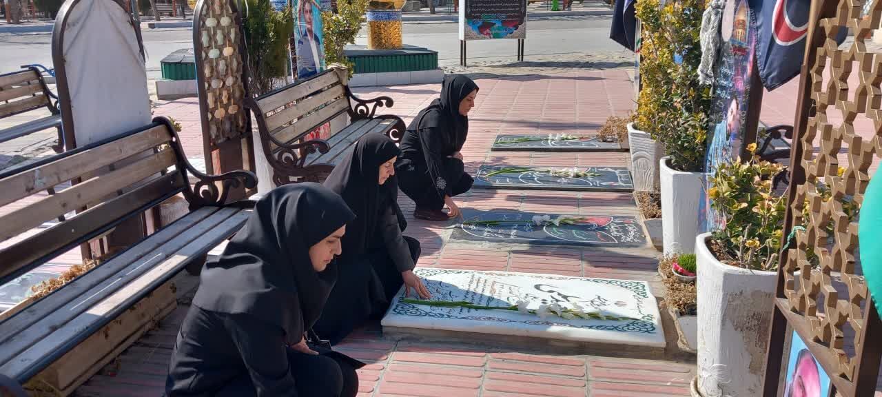 شهدا حافظان مرزها و بنیانگذاران هویت و تمدن ایران اسلامی هستند