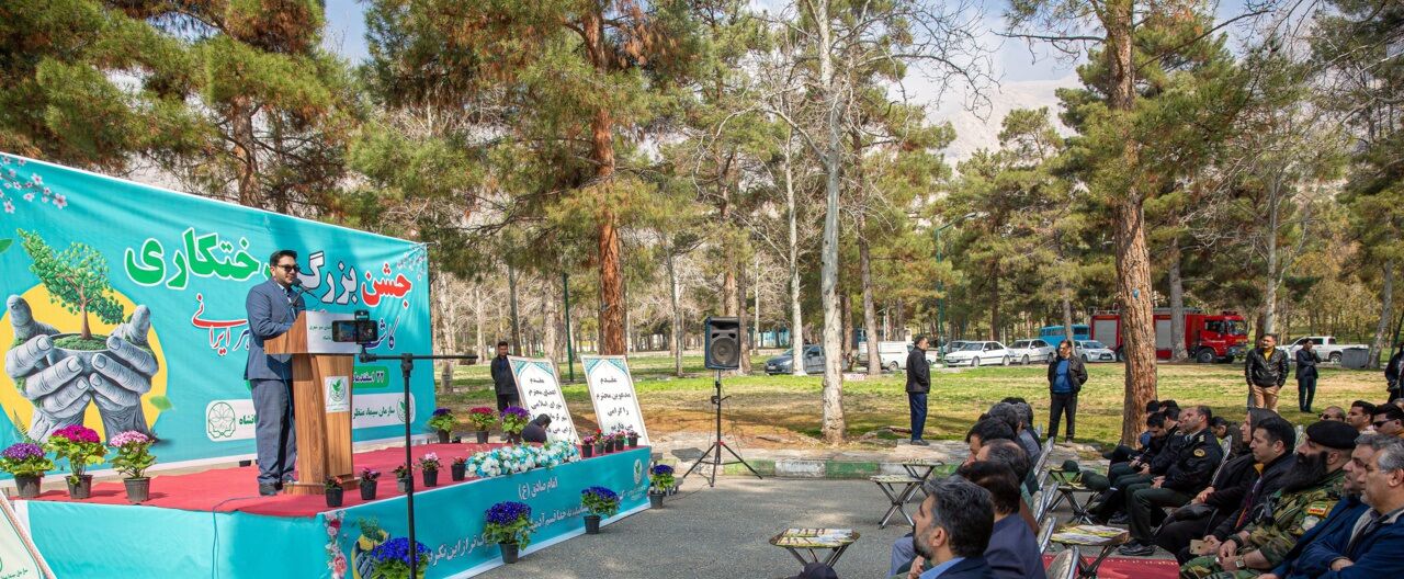 توسعه فضای سبز در شهر مشارکت مردم را نیز میطلبد