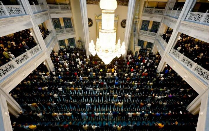 رمضان در روسیه؛ مسلمانان با آداب و رسوم مختلف بر گرد سفره افطاری یکپارچه