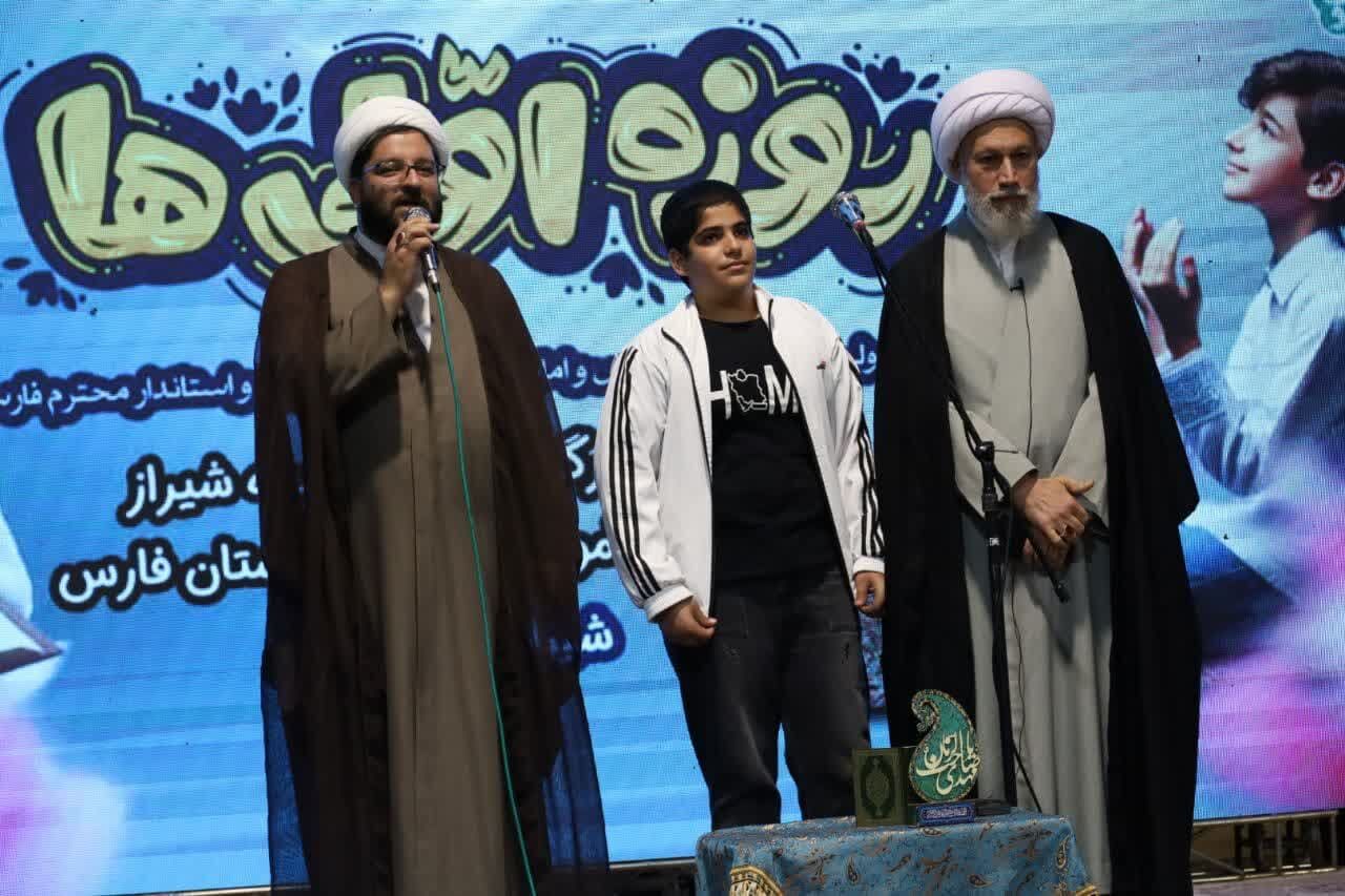 جشن روزه اولیها با حضور منتخبین مساجد شیراز