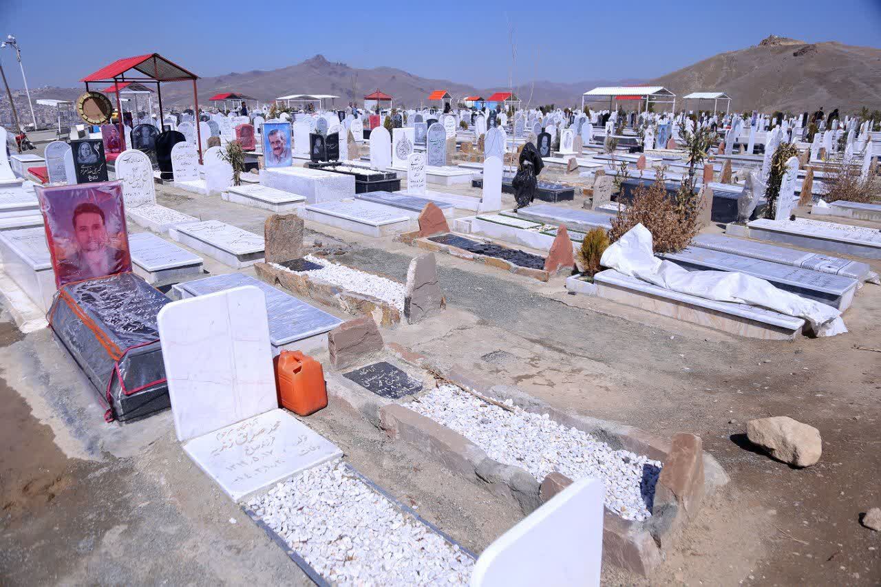 پنجشنبه آخر سال در سنندج؛ یادبود درگذشتگان و احیای سنتها