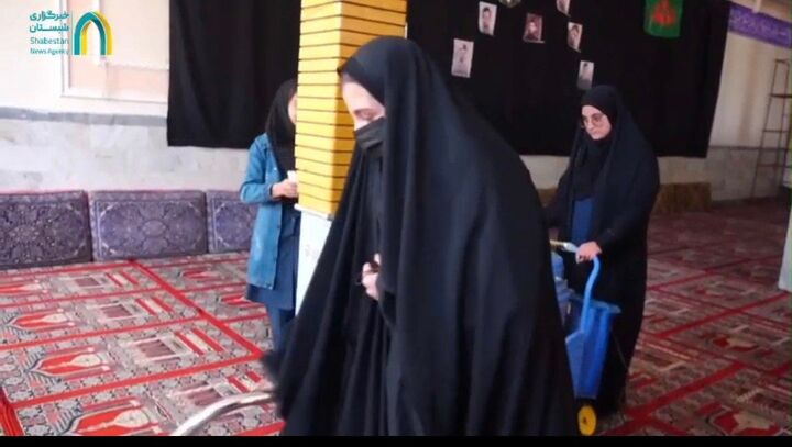 دانش آموزان ایلامی، پای کار مساجد