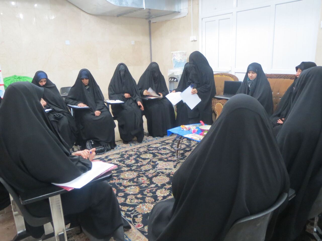 نقش کلیدی زنان ایلامی در مدیریت برنامههای معنوی و اجتماعی ماه رمضان