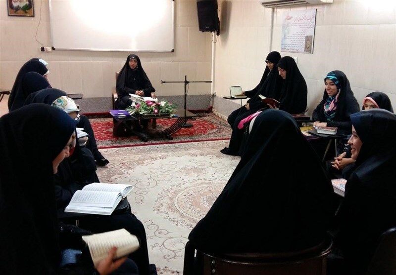 نقش کلیدی زنان ایلامی در مدیریت برنامه‌های معنوی و اجتماعی ماه رمضان