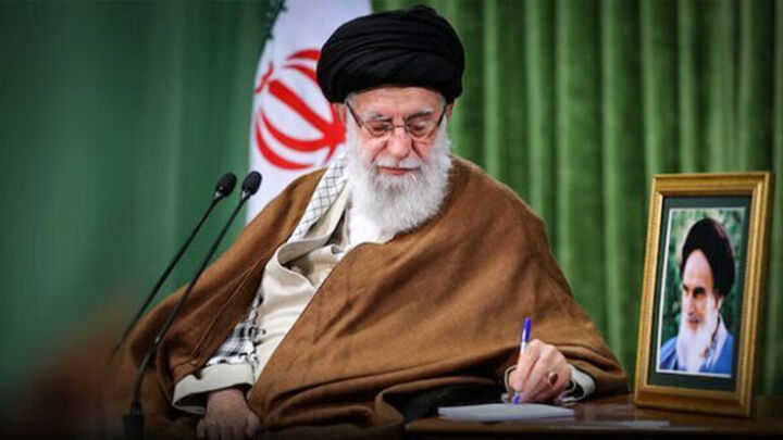 فیلم کامل بیانات رهبر انقلاب در دیدار شاعران و اهالی فرهنگ و ادب فارسی