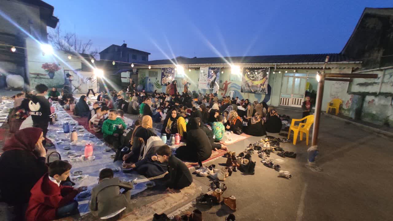 نقش تربیتی سفرههای افطاری ساده در مدارس