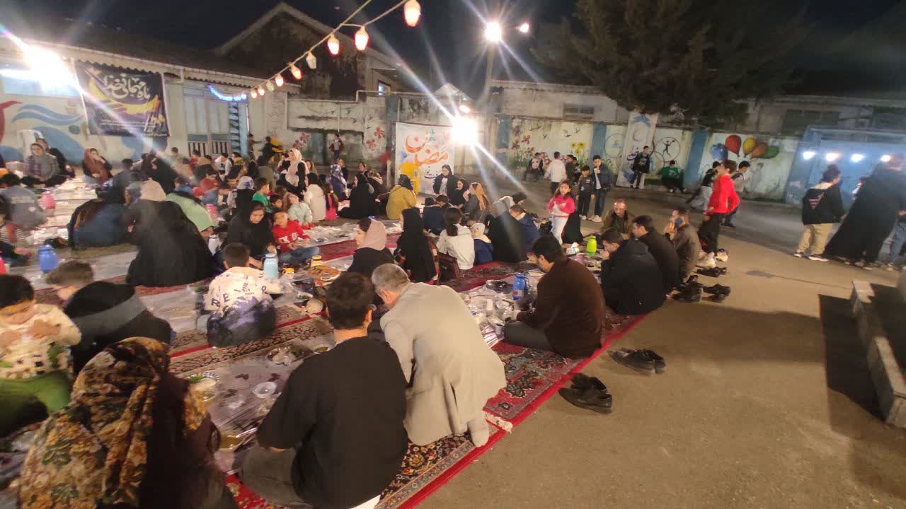 نقش تربیتی سفرههای افطاری ساده در مدارس