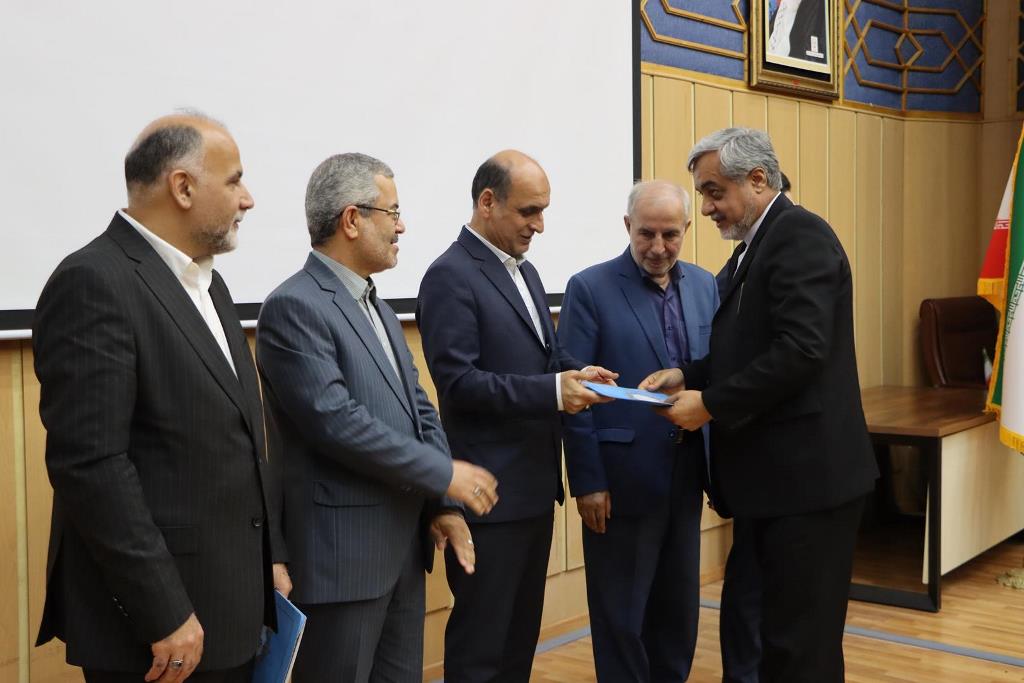 رشت گنجینه ادب، ایثار و فرهنگ است