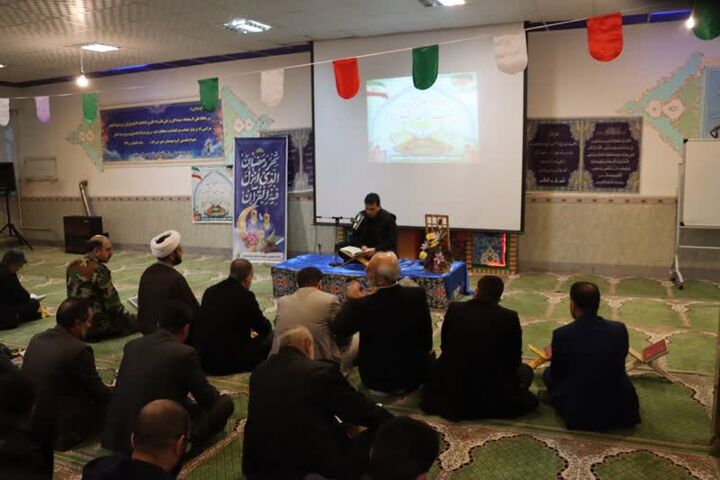 ضیافت نور و معنویت؛ برگزاری محفل انس با قرآن و افطاری در سنندج