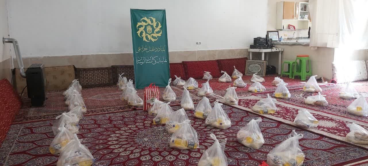 بیش از ۱۰۰ بسته کمک معیشتی در بین خانوادههای نیازمند توزیع شد