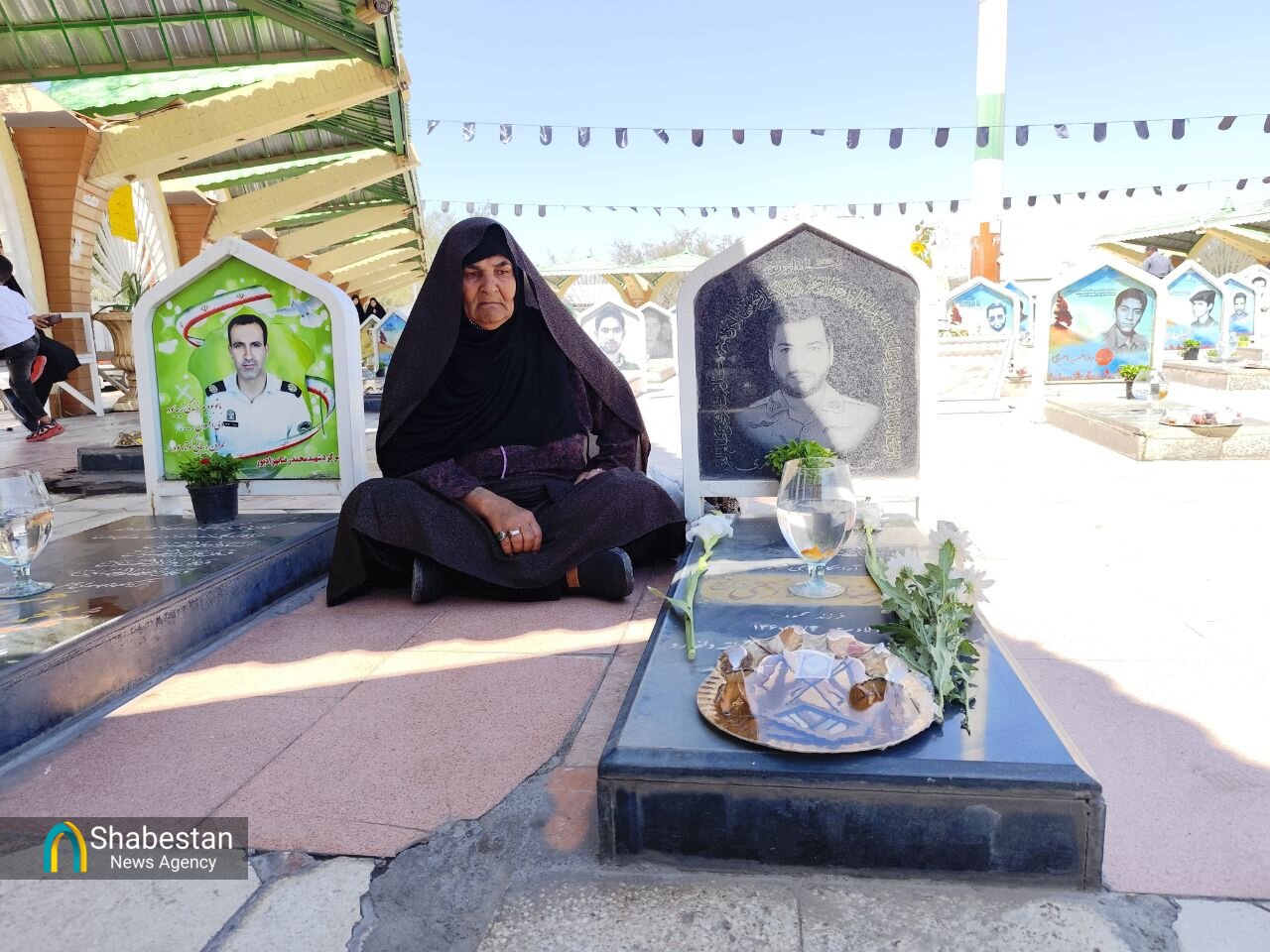 مردم جیرفت در جوار شهدا سال کهنه را نو کردند