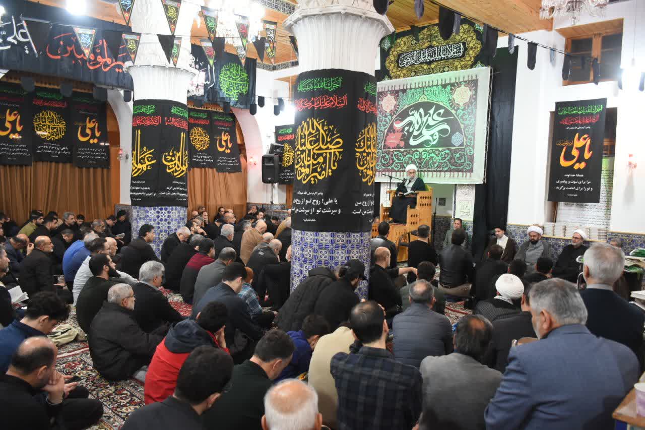 امیرمؤمنان، مرد تمام بحرانها است