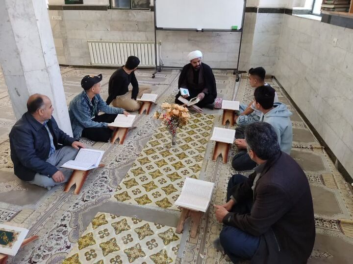 جزءخوانی «زندگی با آیهها» در کامیاران؛ پیوند قرآن با زندگی روزمره