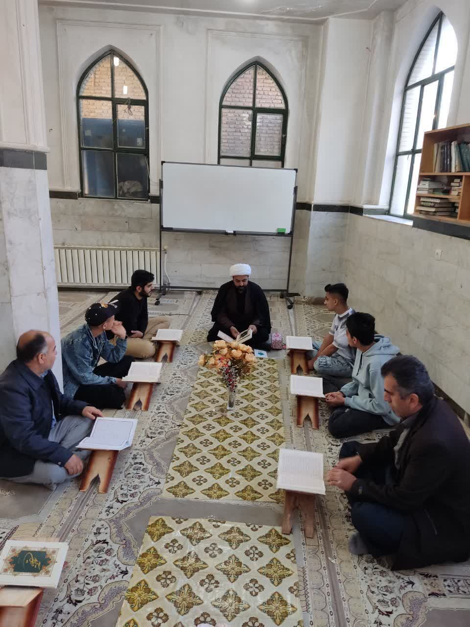 جزءخوانی «زندگی با آیهها» در کامیاران؛ پیوند قرآن با زندگی روزمره