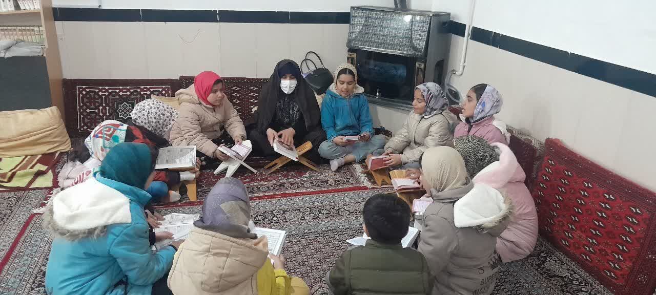 کلاسهای روخوانی و روانخوانی قرآن کریم در روستای گنداب علیا برگزار شد