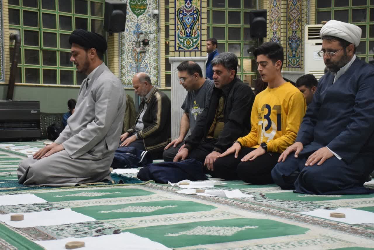 برپایی سفرههای ساده افطاری در مسجد سلمان فارسی کرمانشاه