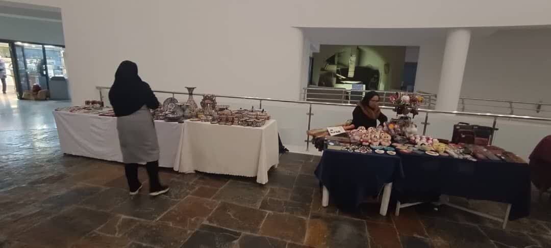 نمایشگاه سوغات و صنایع دستی در مشهد