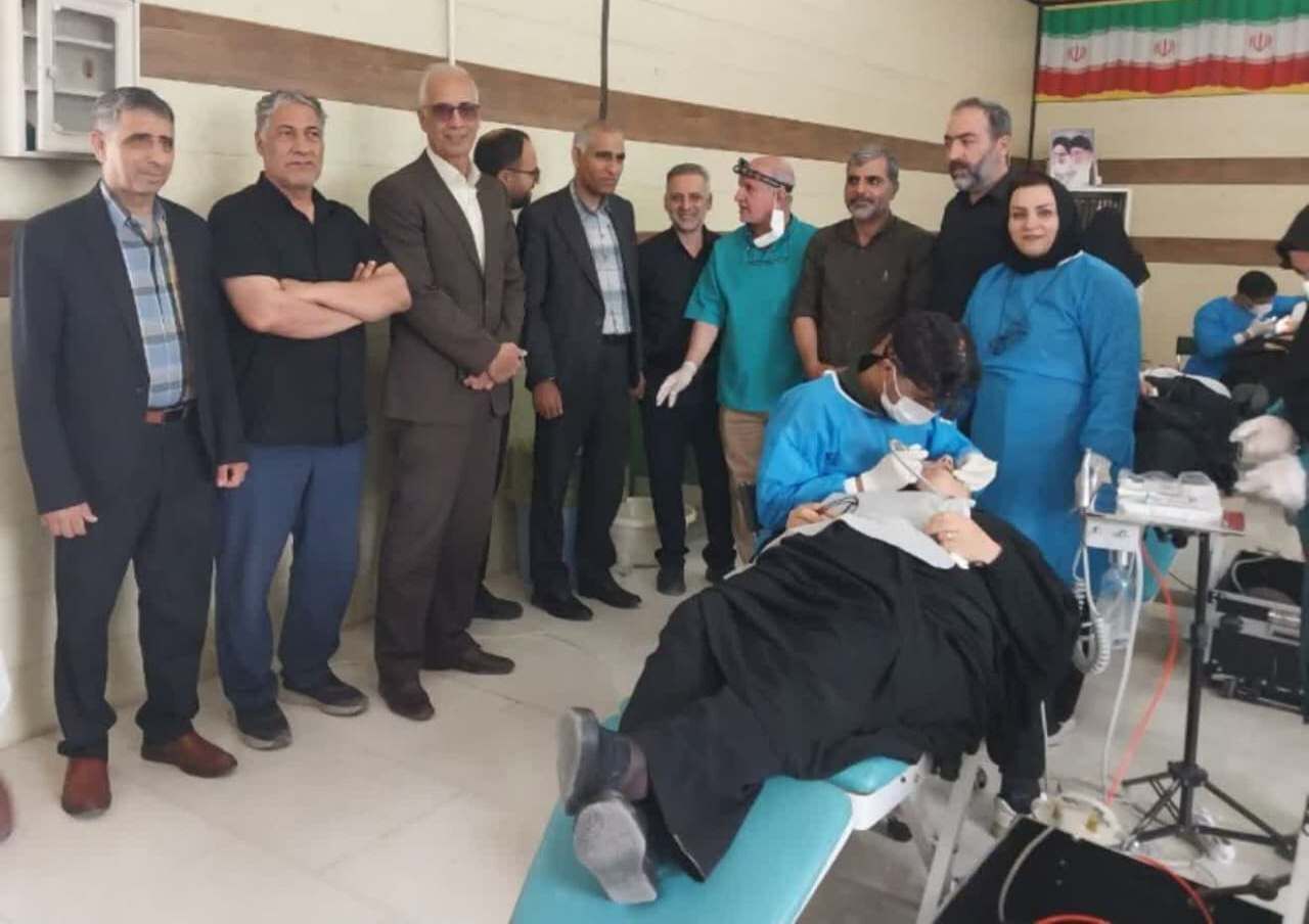 «سفیران محبت» لبخند را به چهره نیازمندان کویرات آران و بیدگل نشاندند