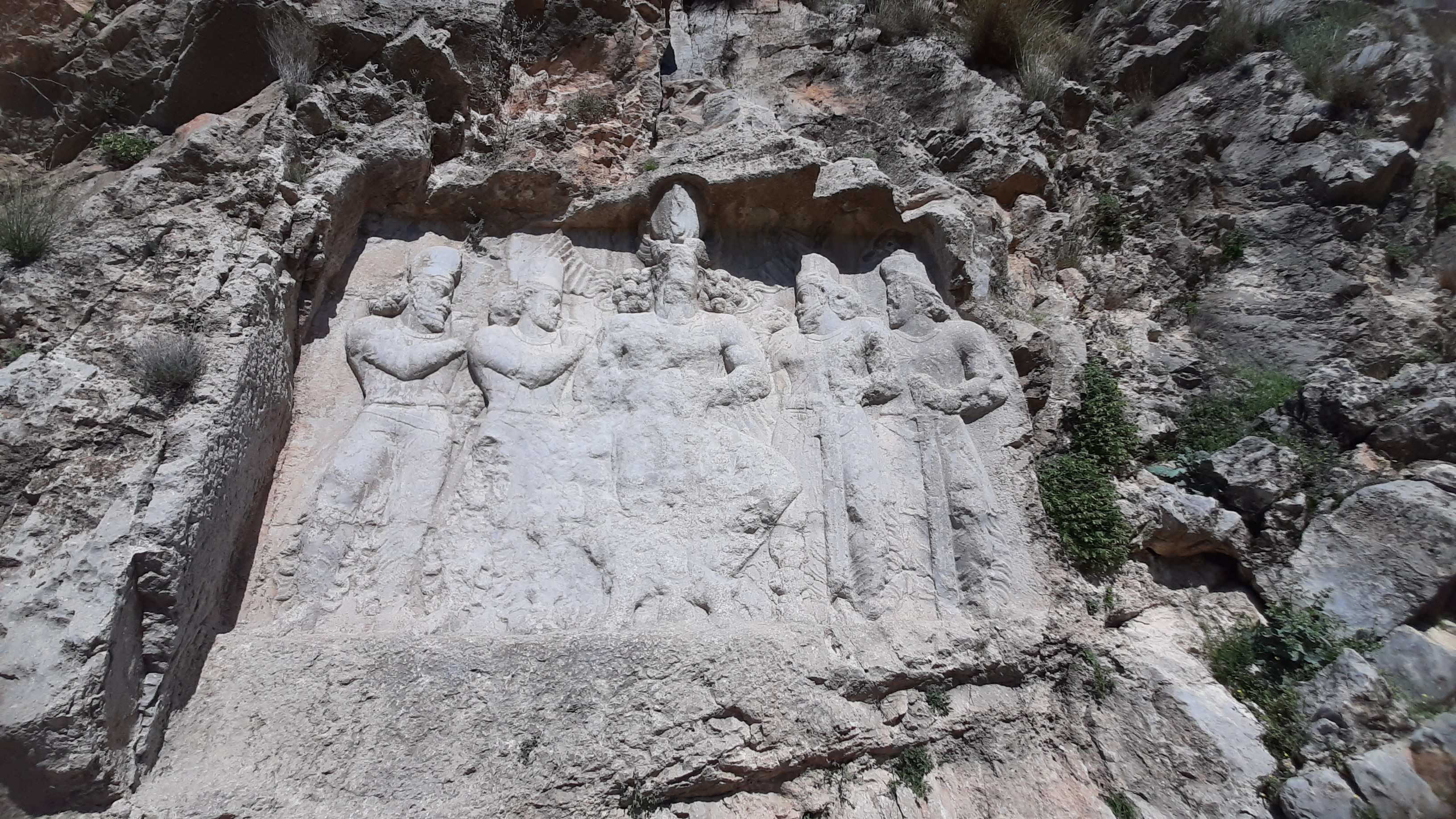 نقش برجسته سرآب بهرام؛ سند سنگی تاریخی از دوران ساسانی در غرب فارس