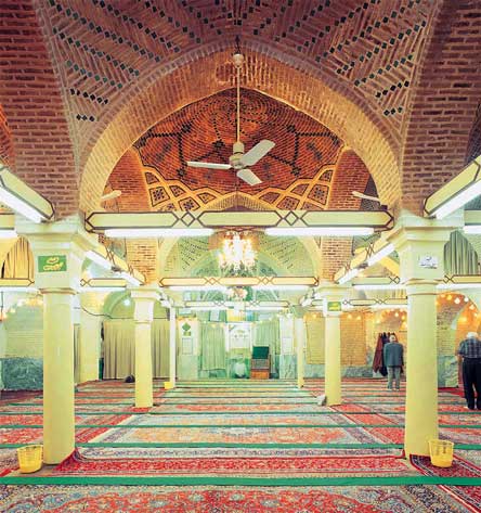 امامزاده سیده ملک خاتون(س)؛ نخستین بانوی حاکم مسلمان در ایران