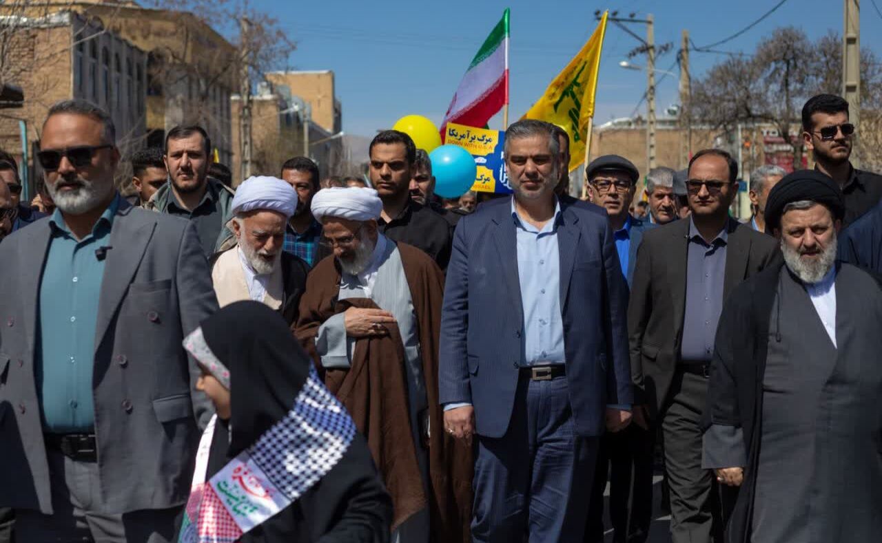 حضور گسترده اعضای کانونهای فرهنگی هنری مساجد استان مرکزی در راهپیمایی روز قدس