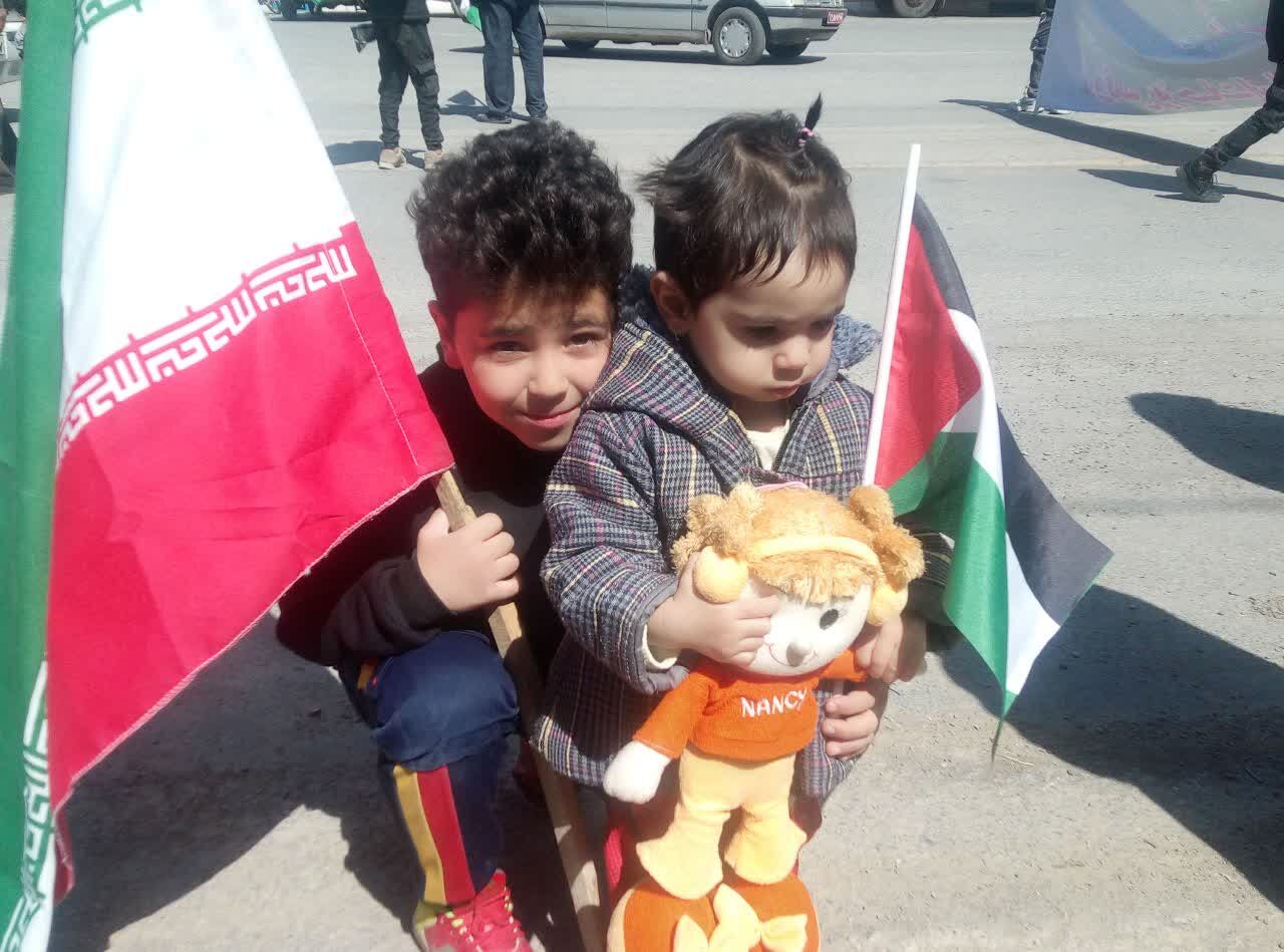 حضور گسترده اعضای کانونهای فرهنگی هنری مساجد استان مرکزی در راهپیمایی روز قدس