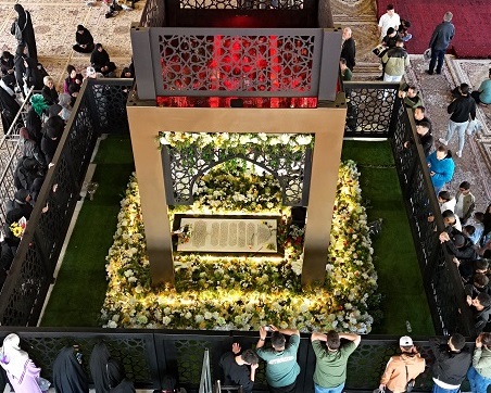 حضور گسترده مردم در اولین روز عید فطر بر مزار شهید «سید حسن نصرالله» +عکس