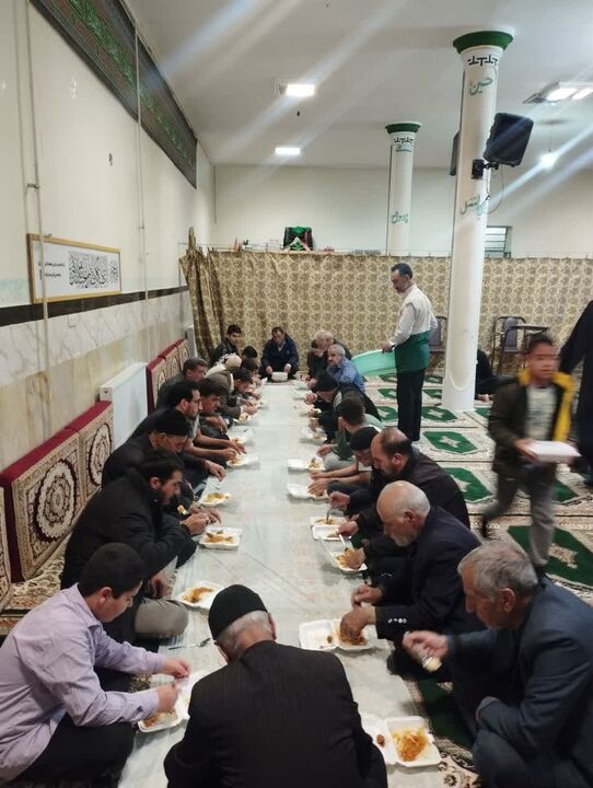 آخرین افطاری رمضان، تجدید عهد با ارزش‌های همبستگی است