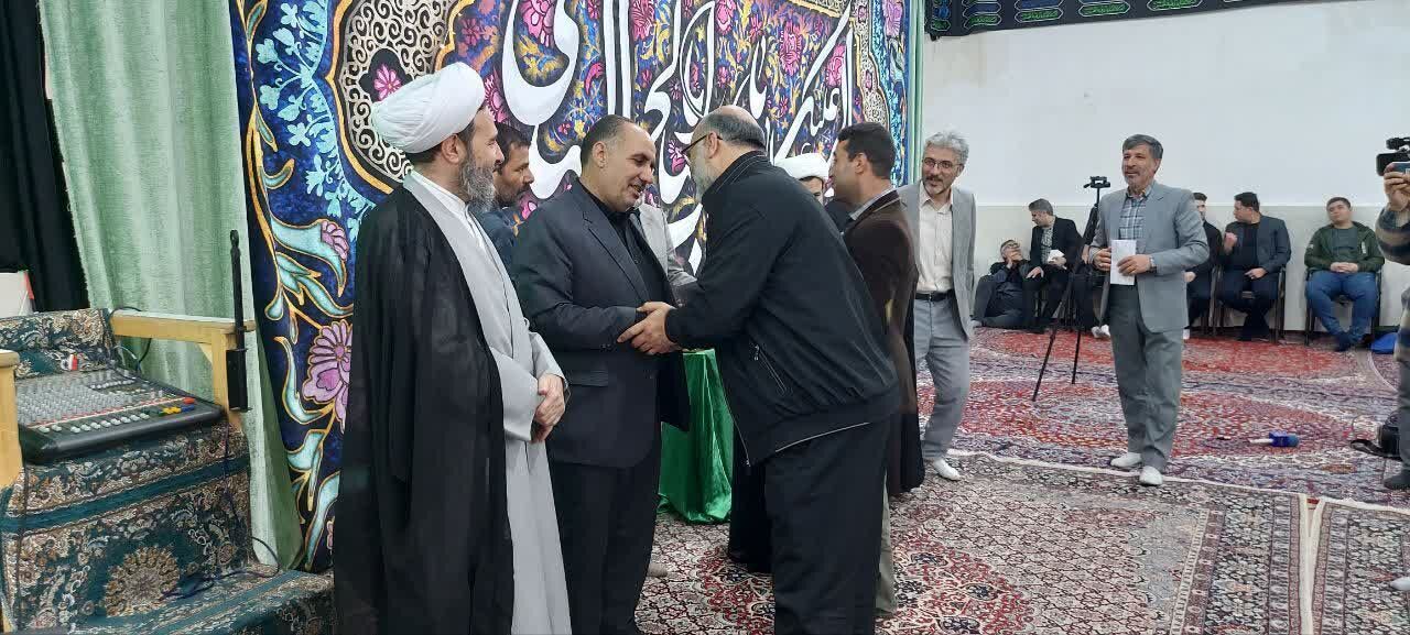 خادمان قرآنی در بیجار تجلیل شدند