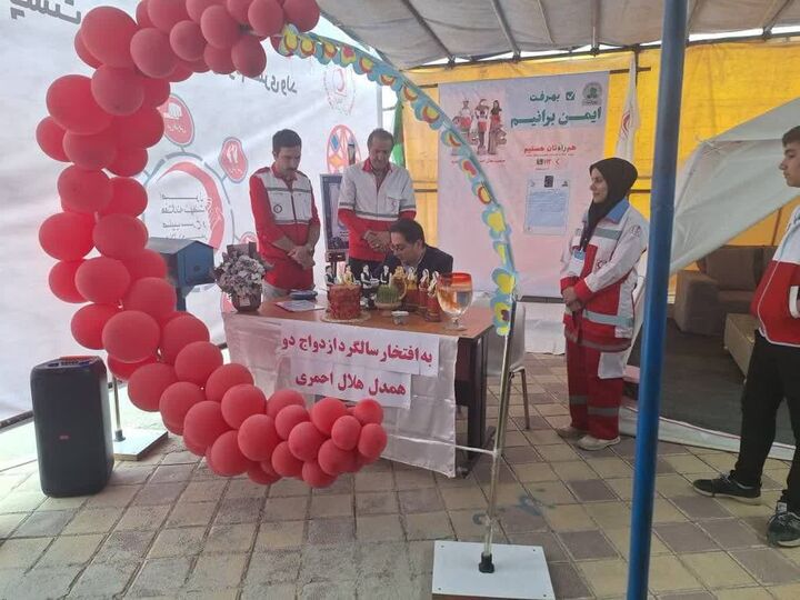 جشن دهمین سالگرد ازدواج زوج‌های فداکار در دیواندره