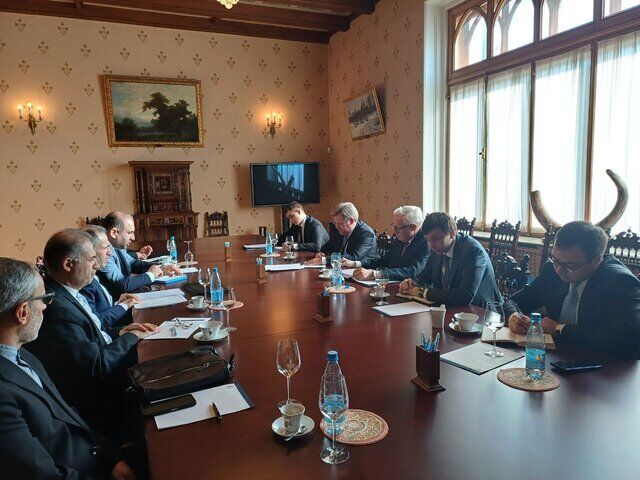 بررسی آخرین وضعیت مذاکرات هسته‌ای در دیدار تخت‌روانچی و ریابکوف