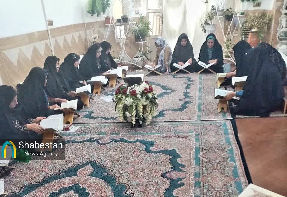 تحولآفرینی جلسات خانگی قرآن کریم کرمان با گذر از عبادت و معنویت به عمل و مسئولیت