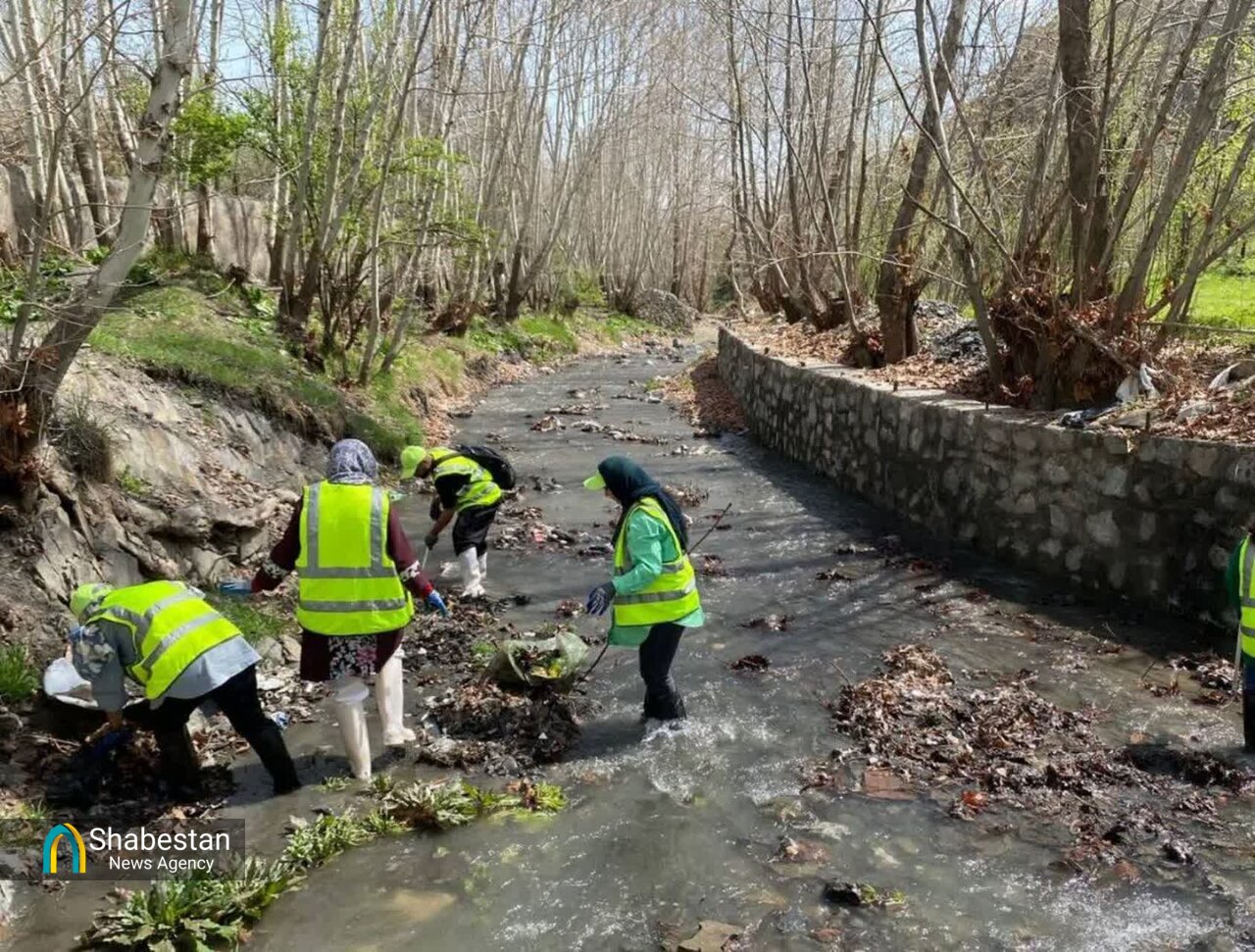 برگزاری پویش محیط‌زیستی "یک، دو، سه، طبیعت" برای پاکسازی رودخانه عنبران در طرقبه شاندیز