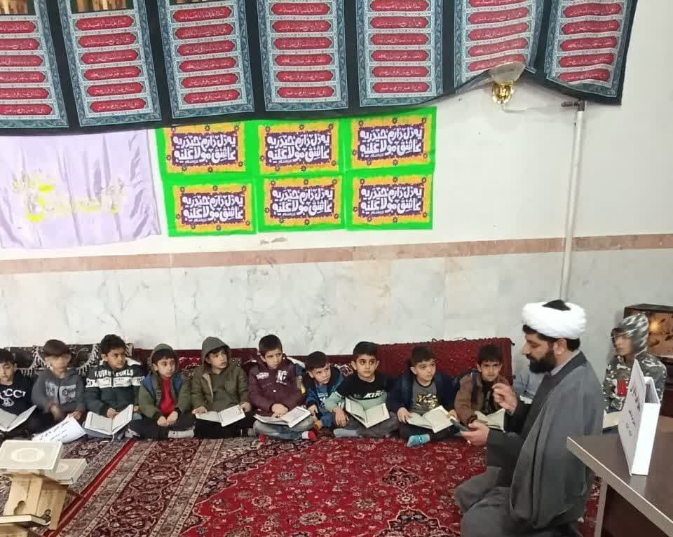 برپایی محفل قرآنی میتواند باعث پیوند عمیقتر میان نسل جوان و قرآن کریم باشد