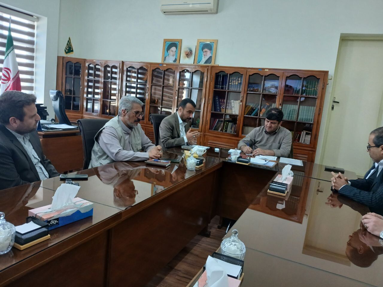 اجرای برنامههای خلاقانه برای جذب جوانان به مساجد لازم است