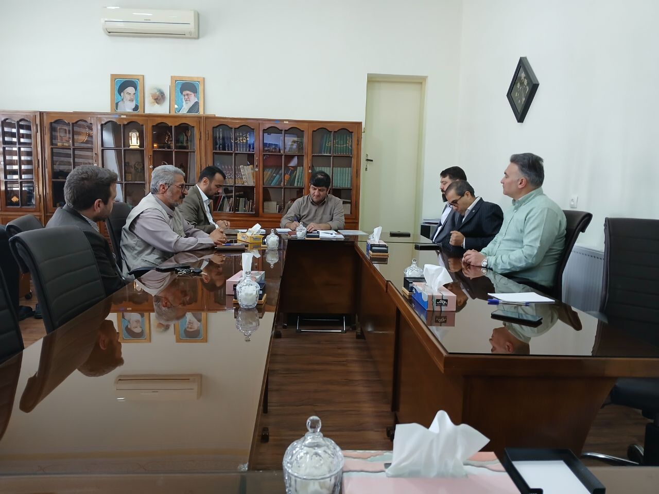 اجرای برنامههای خلاقانه برای جذب جوانان به مساجد لازم است