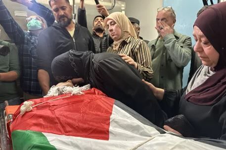 یورش گسترده نظامیان صهیونیستی به کرانه باختری و تداوم کوچاندن ساکنان اردوگاه نور شمس