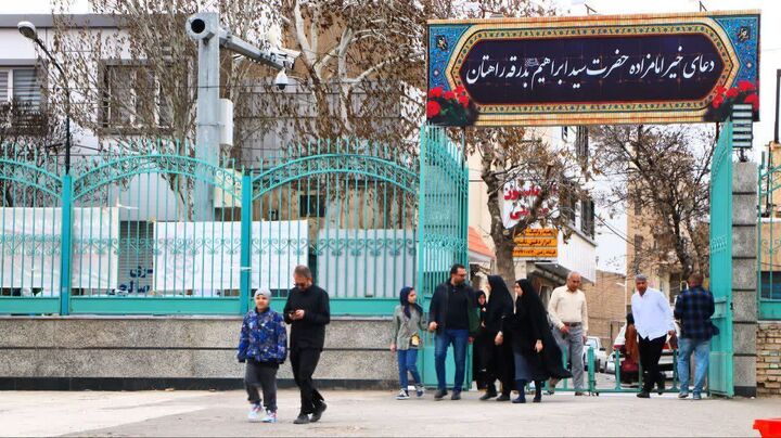 ۱۷ هزار نفر گردشگر از امامزادگان و بقاع متبرکه شاخص زنجان بازدید کردند