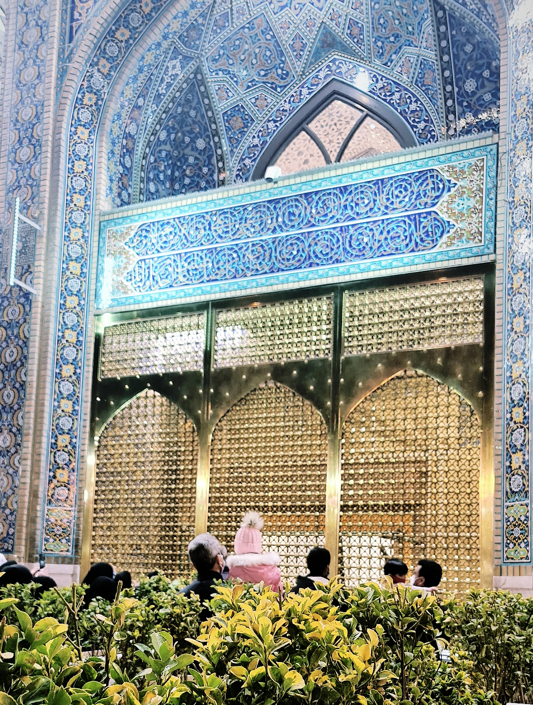 حکایت پنجره‌ای که دست عالم دخیل آن است