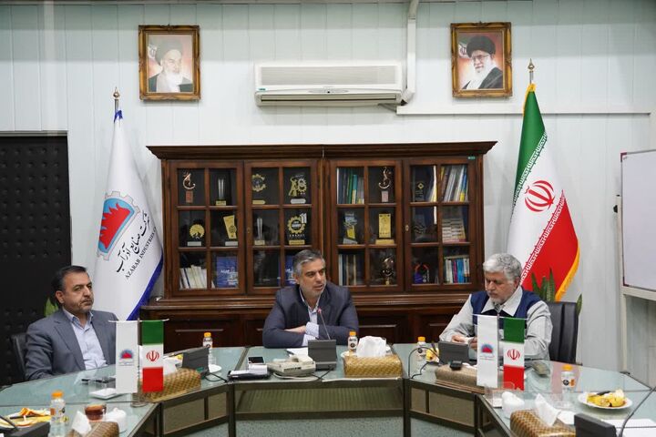 ارتباط صنایع با سایر بخش ها از جمله دانشگاه ضروری است