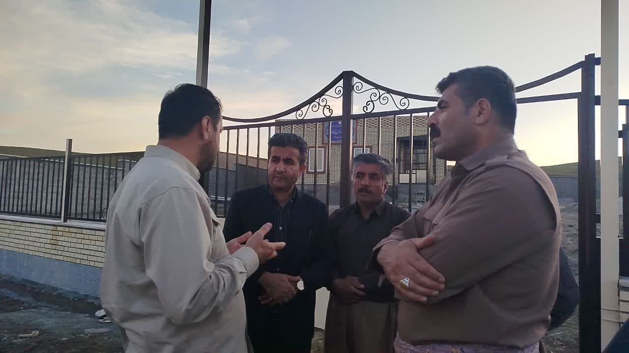 تأکید فرماندار دیواندره بر توسعه زیرساخت‌های خدماتی و گردشگری در روستای شریف‌آباد