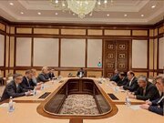 ایران، روسیه و چین می‌توانند جلوی اخاذی‌های آمریکا را بگیرند