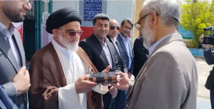 خیران مدرسه‌ساز، یک میلیارد ریال برای توسعه آموزش در دهلران اهدا کردند